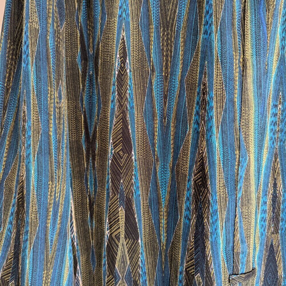 Go> by GoSilk abstract pattern snap button blouse - Picture 4 of 9